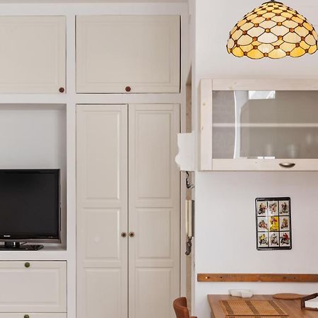 Madonella Apartment Con Terrazzo Bari Exteriör bild