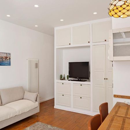 Madonella Apartment Con Terrazzo Bari Exteriör bild