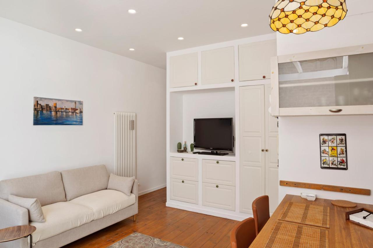 Madonella Apartment Con Terrazzo Bari Exteriör bild