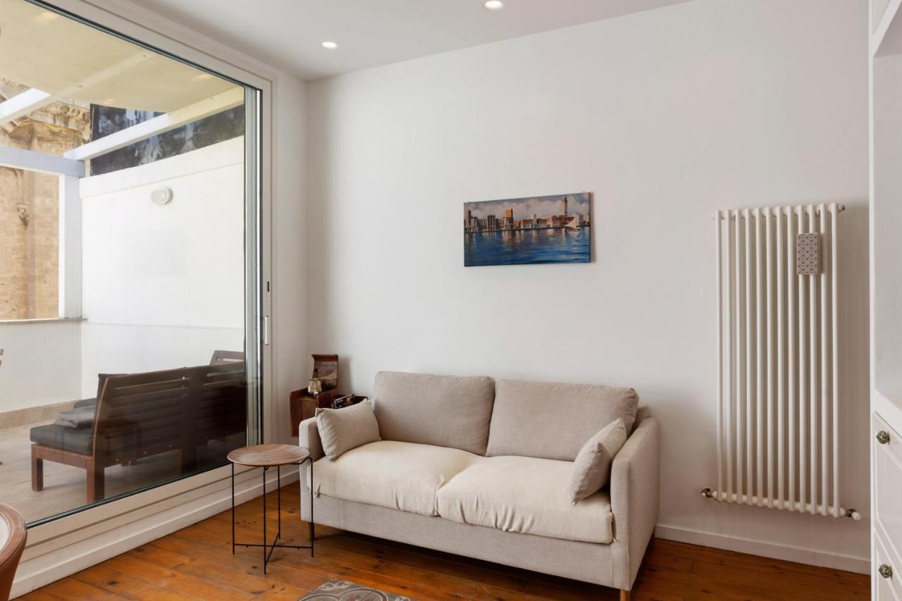 Madonella Apartment Con Terrazzo Bari Exteriör bild